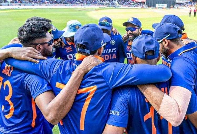 टीम इंडिया को बड़ा झटका, वनडे वर्ल्ड कप से पहले तूफानी बल्लेबाज ने किया संन्यास का ऐलान