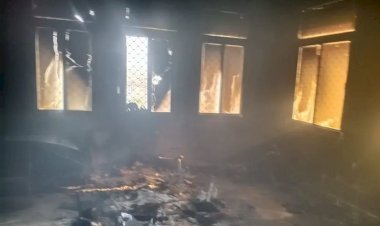 CM Ashok Gehlot के OSD लोकेश शर्मा के कमरे में लगी आग, बीजेपी ने भ्रष्टाचार के सबूत मिटाने का लगाया आरोप