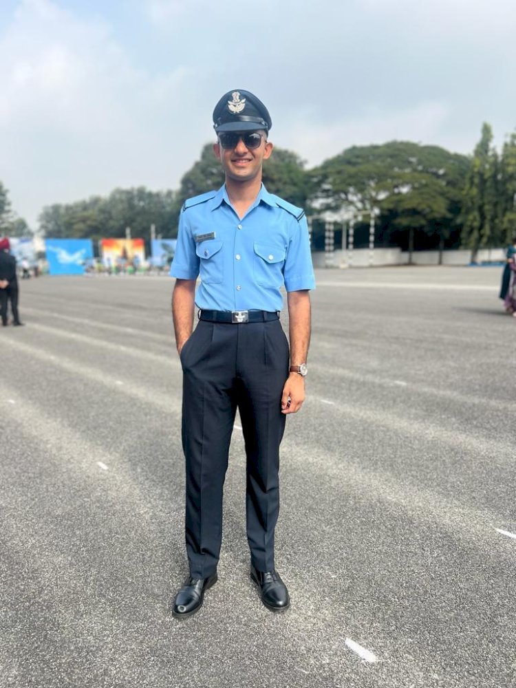 Flying Officer Jaivrat singh Center is with his father Arjun Singh, Mother Muskan Ranawat, Sister Mahima Champawat after passing out parade
