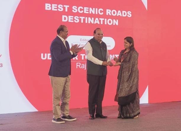 पर्यटन विभाग की प्रमुख शासन सचिव ने नई दिल्ली में किया पुरस्कार ग्रहण