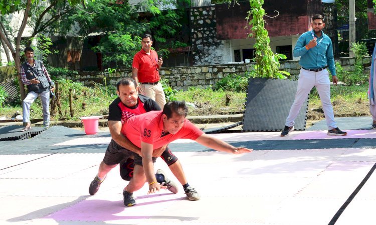 ध्यानचंद जयंती पर सचिवालय में खेल प्रतियोगिताएं आयोजित