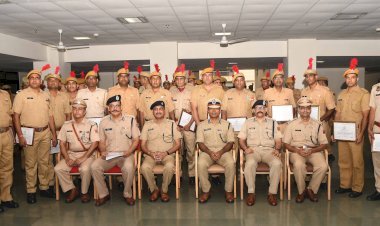 103 पुलिस कर्मी सम्मानित