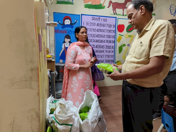 महिला एवं बाल विकास शासन सचिव ने गांधीनगर आँगबाड़ी केंद्र का किया औचक निरीक्षण