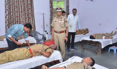 117 पुलिस अधिकारियों और पुलिसकर्मियों ने किया रक्तदान