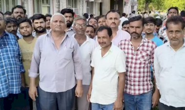 जावाल में अवैध बजरी खनन के खिलाफ ग्रामीणों का धरना
