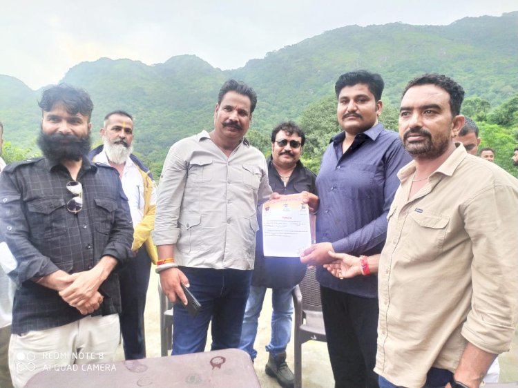 लोकतंत्र में सर कटवाने की नहीं सर गिनवाने की जरूरत है -  खीजूरी