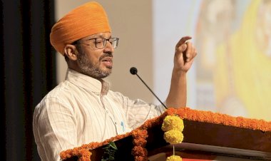 संसद भवन में लगे मीरा की भव्य प्रतिमा