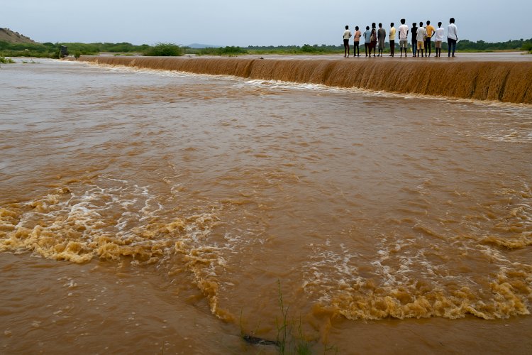 जिलेभर में झमाझम बारिश से उफान पर सुकड़ी नदी, 100 गांवों का टूटा संपर्क