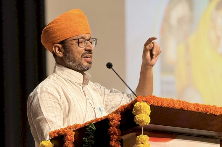 संसद भवन में लगे मीरा की भव्य प्रतिमा