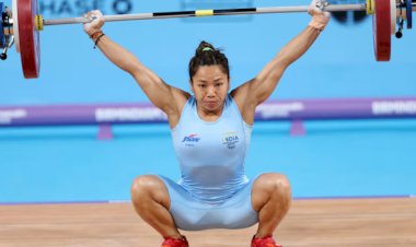 वर्ल्ड वेटलिफ्टिंग चैंपियनशिप: मीराबाई चानू ने 48kg कैटेगरी में जीता सिल्वर, बनाया तीसरा वर्ल्ड मेडल