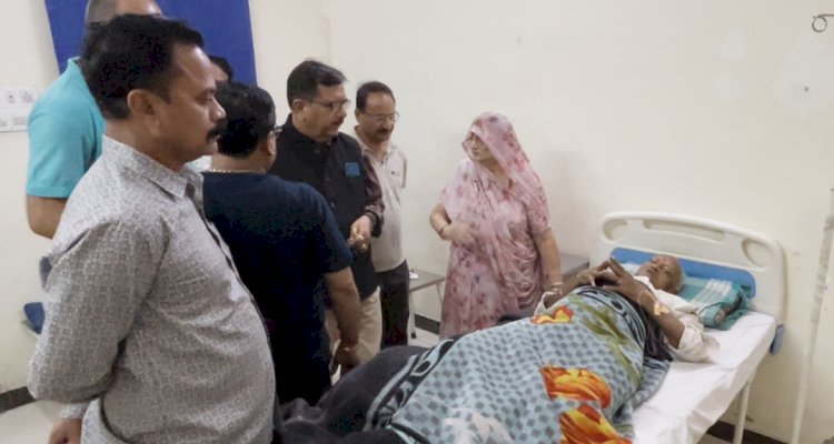 सिरोही: लावारिस पशुओं का आतंक, बुजुर्ग को सांड ने पटका, पैर फ्रैक्चर