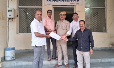 सिरोही: आवारा सांड का हमला, कलेक्टर पर परिवाद व अवमानना का खतरा