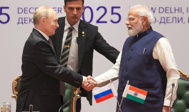 मोदी के वैश्विक 'गले-मिलन' की नियति: बाजार, महाशक्तियाँ और भारत का सच!