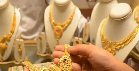 सोना-चांदी आज सस्ता, लेकिन इस साल ₹51,593 और ₹89,696 महंगे हुए