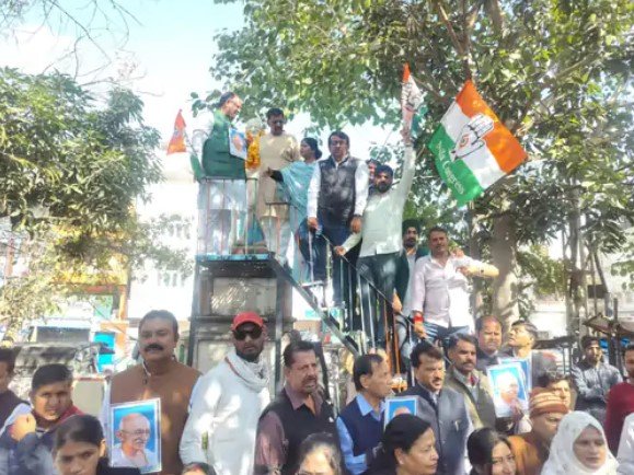 कोटा में मनरेगा का नाम बदलने पर कांग्रेस का जोरदार प्रदर्शन, बीजेपी सरकार पर साधा निशाना